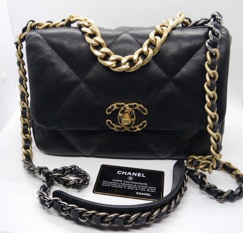 CHANEL 19 CLASSIC BAG SCHWARZ METAL IN GOLD SILBER