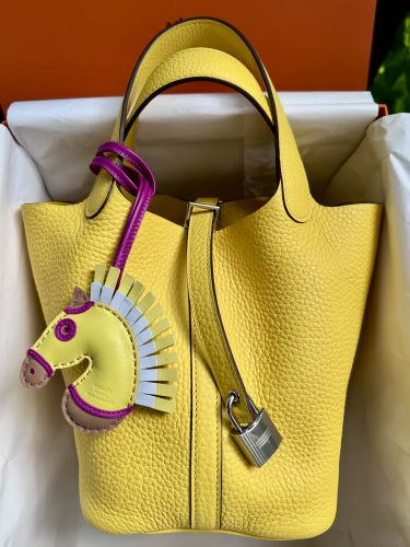 HERMÈS PICOTIN HANDTASCHE LOCK 18 JAUNE CLEMENCE PALLADIUM  HERMÈS PICOTIN HANDTASCHE LOCK 18 JAUNE CLEMENCE PALLADIUM
