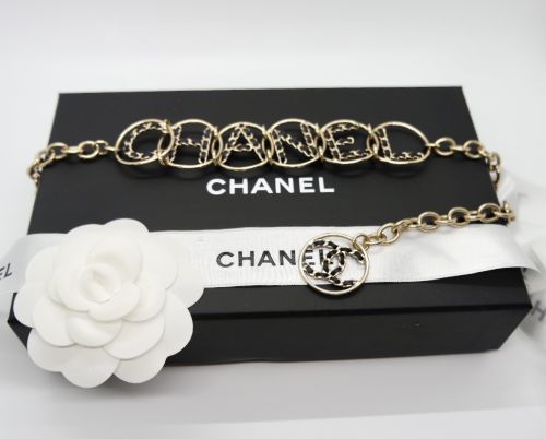 CHANEL  HALSKETTE MIT LOGO
