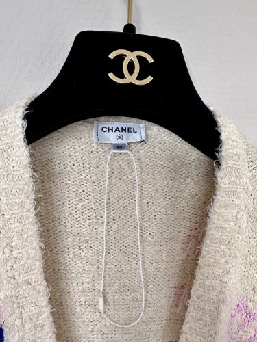 CHANEL CARDIGAN MIT LOGO SS2023
