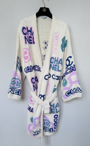 CHANEL CARDIGAN MIT LOGO SS2023