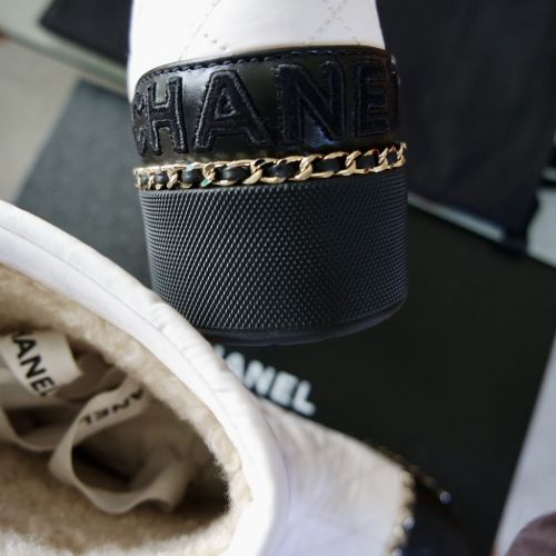 CHANEL STIEFEL WHITE BLACK