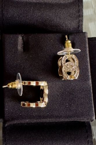 CHANEL ORRINGE IN GOLD TON METAL MIT STRASSSTEINEN