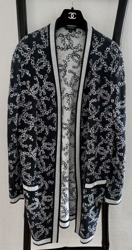 CHANEL CARDIGAN STRICK IN GRAU CHANEL CARDIGAN STRICK IN GRAU