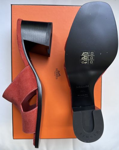 HERMÈS ABSATZSANDALEN WILDLEDER IN ROST ORANGE