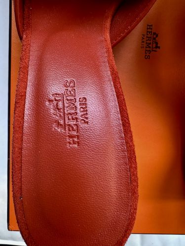 HERMÈS ABSATZSANDALEN WILDLEDER IN ROST ORANGE