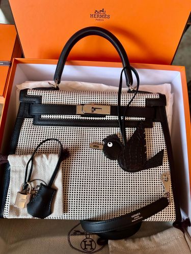 HERMÈS KELLY BAG 28 SELLIER TOILE QUADRILLE ECRUE BLANC NOIR PALLADIUM HARDWARE HERMÈS KELLY BAG 28 SELLIER TOILE QUADRILLE ECRUE BLANC NOIR PALLADIUM HARDWARE