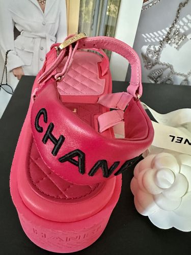 CHANEL DAD SANDALS PINK ROSA LEDER GOLDFARBENES CC