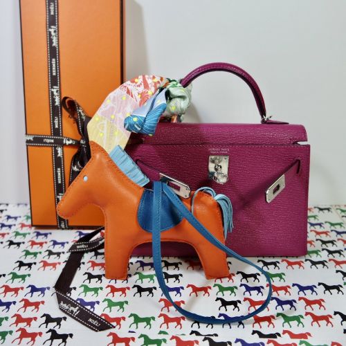 HERMÉS CHARM RODEO GM IN MILO ANEMONE 