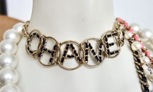 CHANEL NECKLACE WITH LOGO