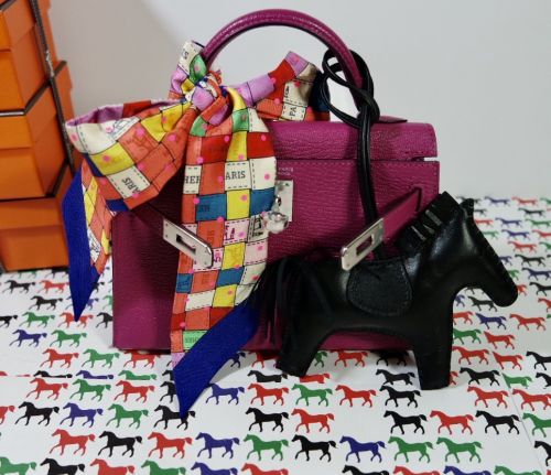 HERMÈS CHARM RODEO PM SO BLACK AGNEAU MILO