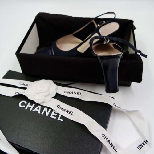 CHANEL SLINGPUMPS IN SCHWARZ