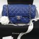 CHANEL CLASSIC FLAP BAG GROSS IN ROT KAVIAR LEDER  MIT GOLD HARDWARE 
