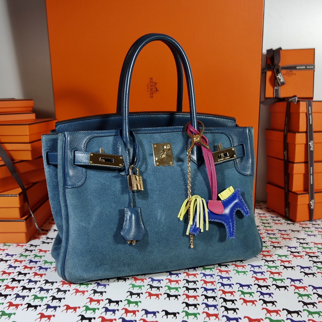 Birkin 30 🔹️ Fauve barenia 🔹️ Gold hardware 🔹️ Stamp B (2023) For more  information please contact us at : • Whatsapp : +628126047879 •…
