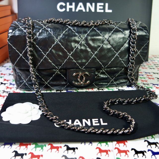 CHANEL CLASSIC BAG FLAP BLACK WHITE QUILTED