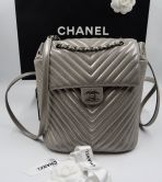 CHANEL BAGPACK LEATHER IN GREY CHEVRON 