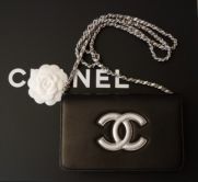CHANEL WALLET ON CHAIN LAMSKINLEDER SCHWARZ SILBER CC