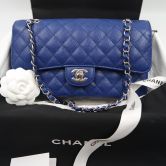 CHANEL CLASSIC FLAP BAG  IN BLAU KAVIAR LEATHER  METALL IN SILVER 