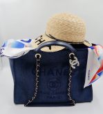 CHANEL  DEAUVILLE SHOPPER IN NAVY BLUE CANVAS  GOLD TONE METAL 